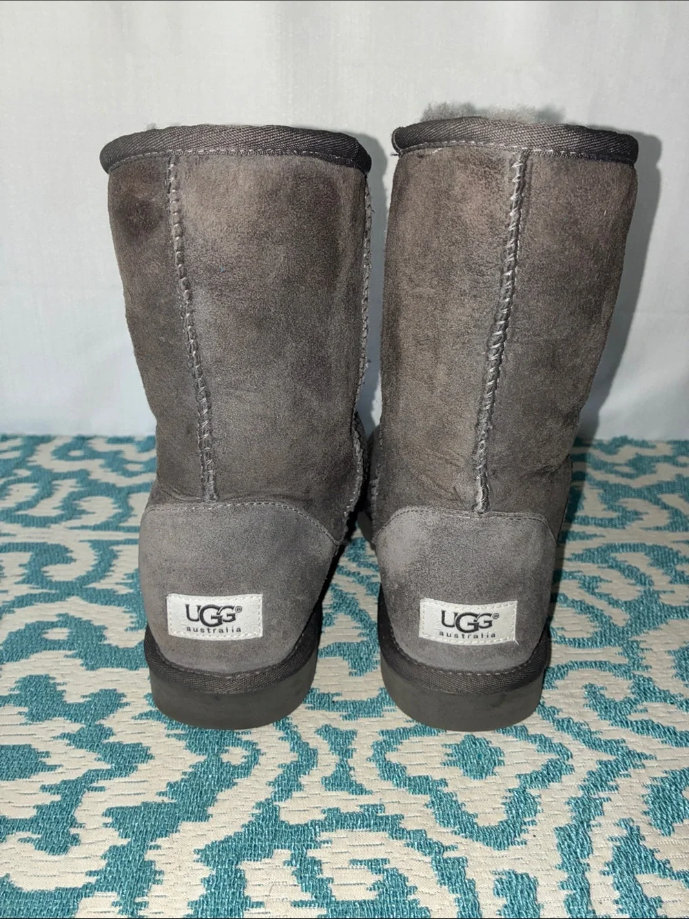 UGG Women's Classic Short shearling Winter Midcalf Boots - Charcoal Gray Sz 7